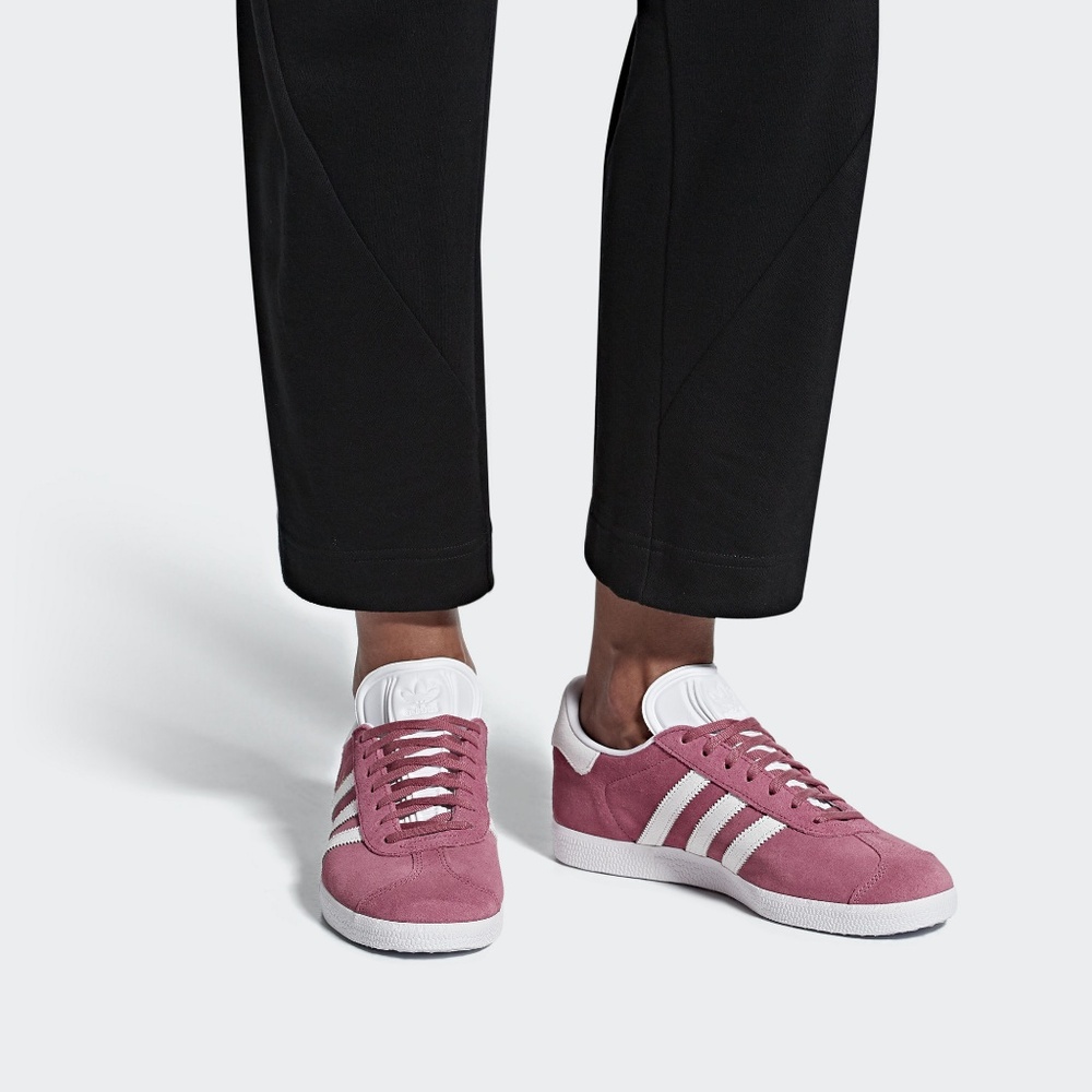 New Adidas Dusty Rose Gazelle size 6.5